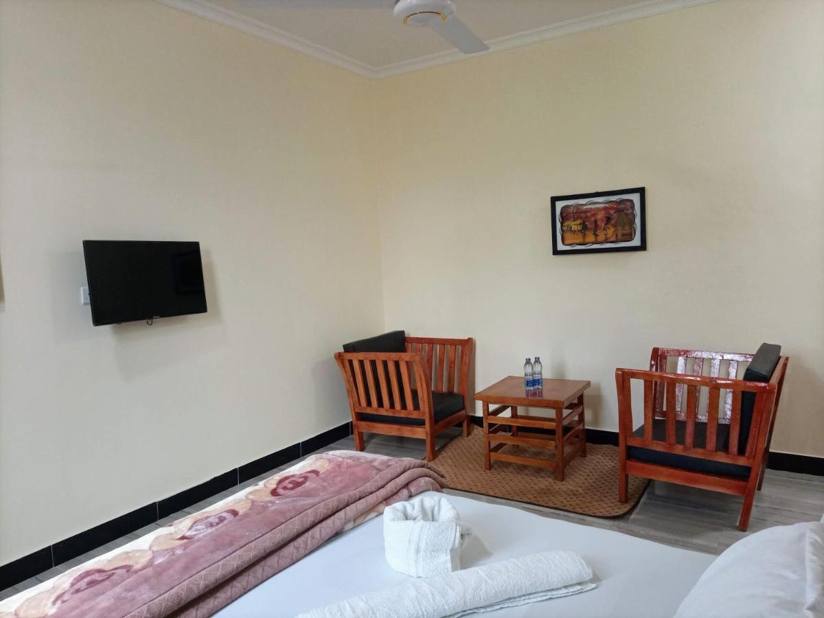 Chibuba Airport Accommodation Darüsselam Dış mekan fotoğraf
