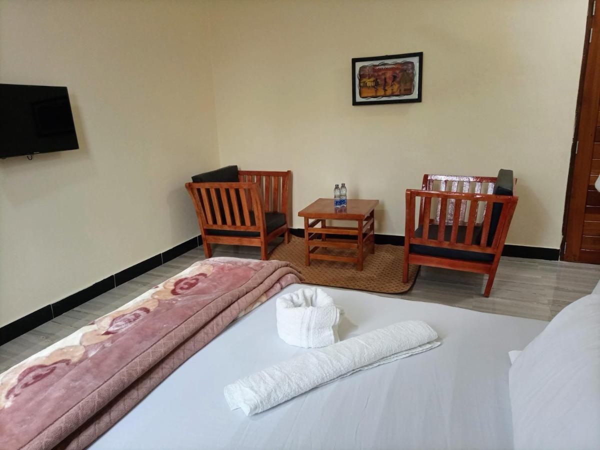 Chibuba Airport Accommodation Darüsselam Dış mekan fotoğraf