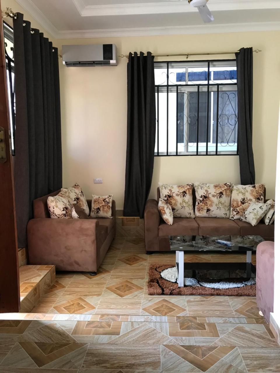 Chibuba Airport Accommodation Darüsselam Dış mekan fotoğraf