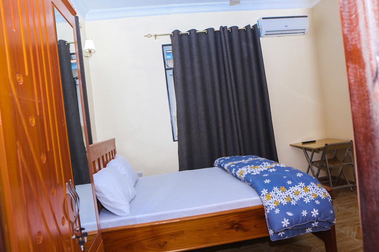 Chibuba Airport Accommodation Darüsselam Dış mekan fotoğraf
