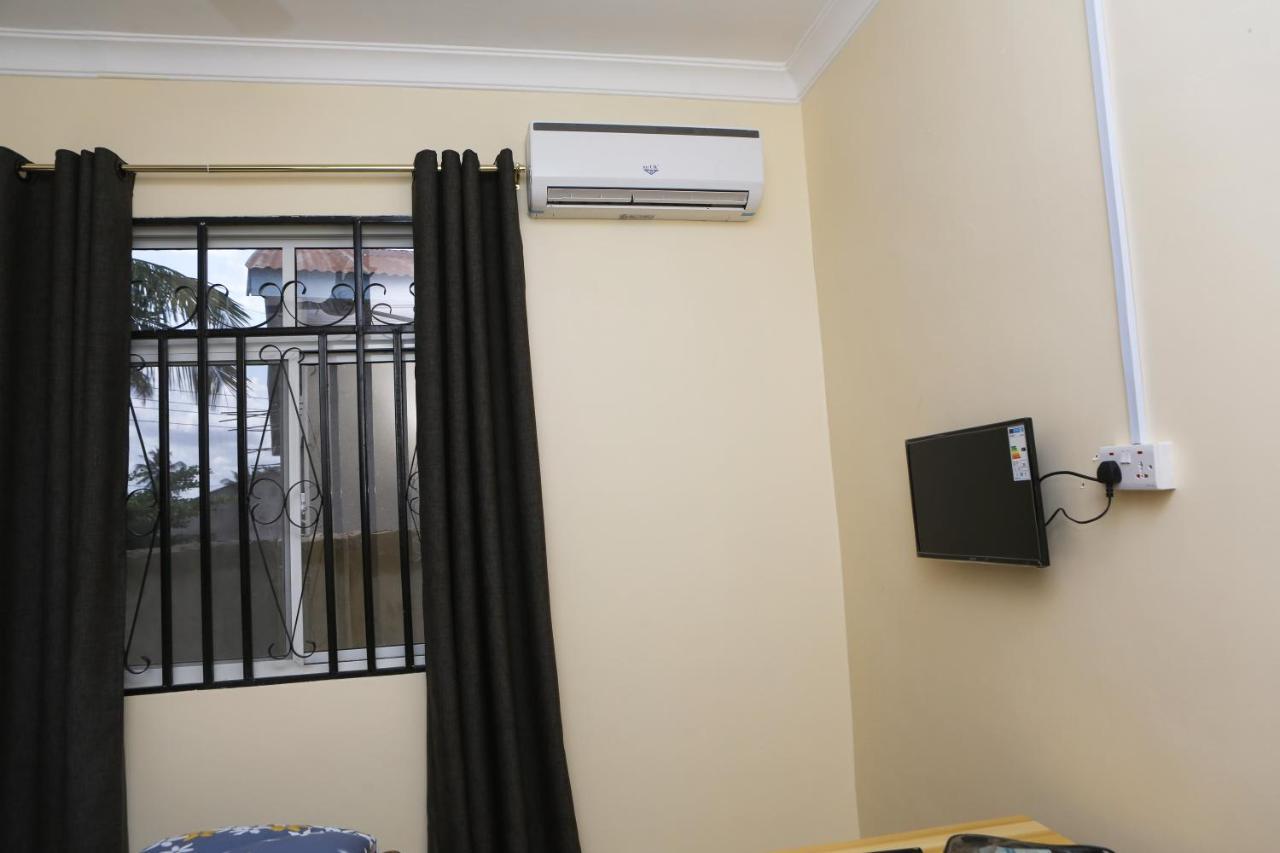 Chibuba Airport Accommodation Darüsselam Dış mekan fotoğraf